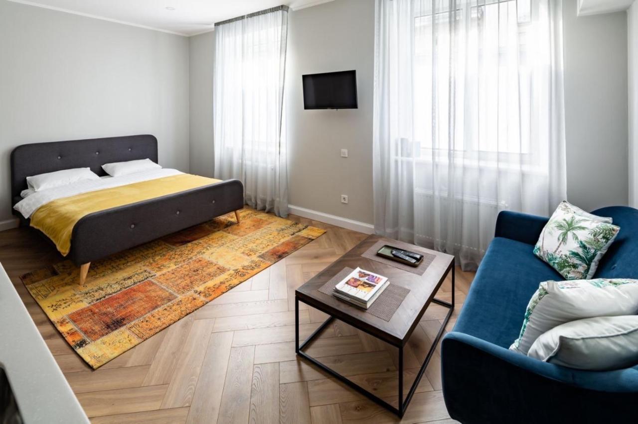 Братів Рогатинців 9/1 Lvov Exteriér fotografie